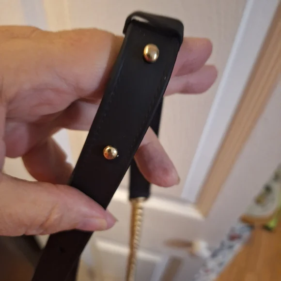 Elegant Black Quilted Chain Bag - Picture 11 of 16